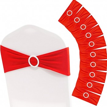 Červená elastická stuha s ozdobnou broží  